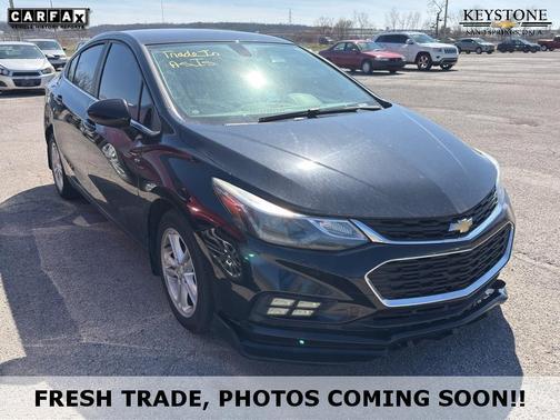 Mosaic Black Metallic 2018 Chevrolet Cruze LT