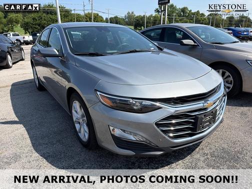 Sterling Gray Metallic 2024 Chevrolet Malibu FWD 1LT