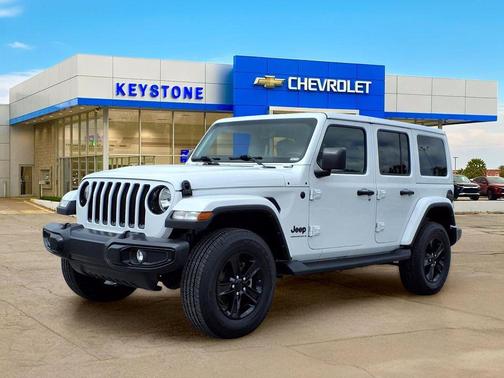 Bright White Clearcoat 2023 Jeep Wrangler 4-Door Sahara Altitude 4x4