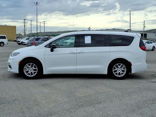 Bright White Clearcoat 2024 Chrysler Pacifica Touring L