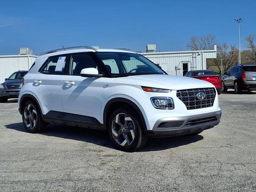 2025 Hyundai VENUE SEL