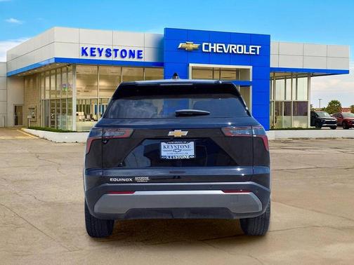 Mosaic Black Metallic 2026 Chevrolet Equinox 1LT