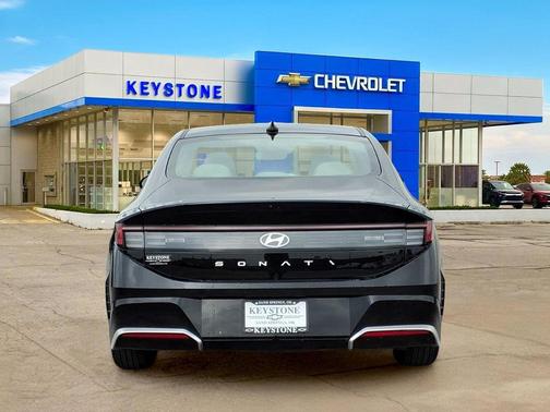 Abyss Black 2025 Hyundai SONATA SEL