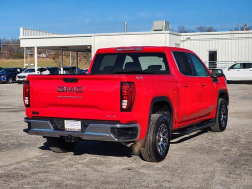 2024 GMC Sierra 1500 SLE
