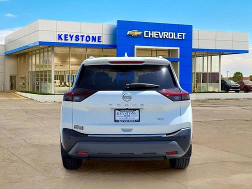 Pearl White Tricoat 2023 Nissan Rogue SV