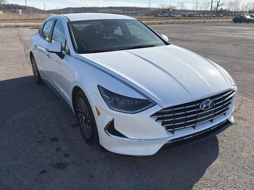2023 Hyundai SONATA Hybrid SE