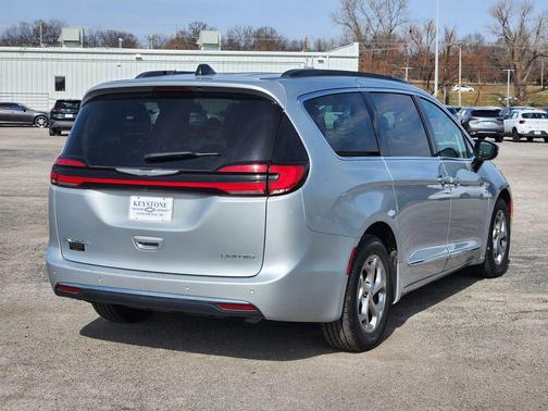 2023 Chrysler Pacifica Limited