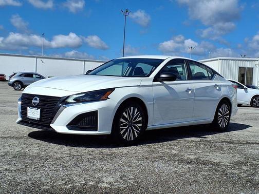 2025 Nissan Altima SV FWD