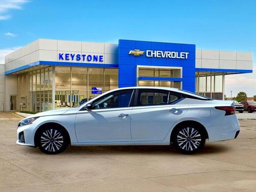 2025 Nissan Altima SV FWD