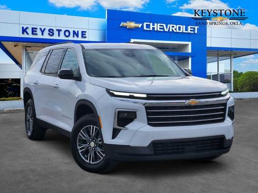 2025 Chevrolet Traverse LT