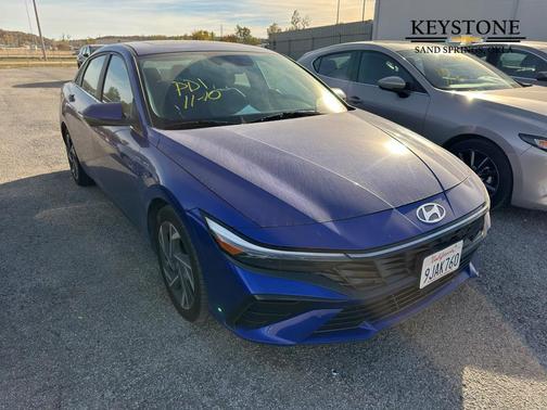2024 Hyundai ELANTRA Limited
