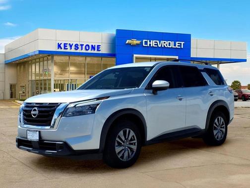 Brilliant Silver Metallic 2025 Nissan Pathfinder SV FWD