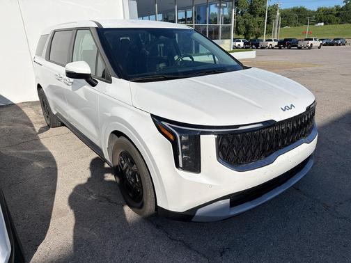 Snow White Pearl 2025 Kia Carnival LXS