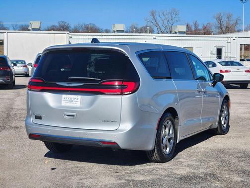 2024 Chrysler Pacifica Limited