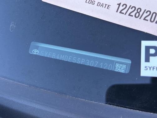 2025 Toyota Corolla LE