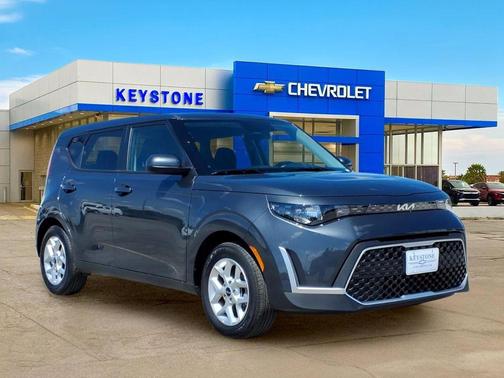 Gray 2025 Kia Soul LX