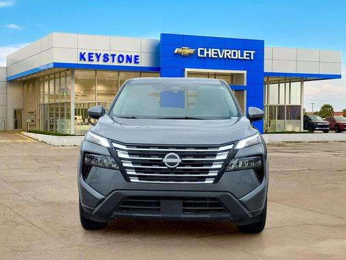 Gun Metallic 2025 Nissan Rogue SV