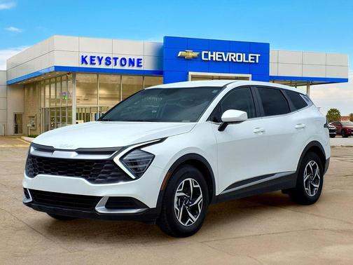 Snow White Pearl 2024 Kia Sportage LX