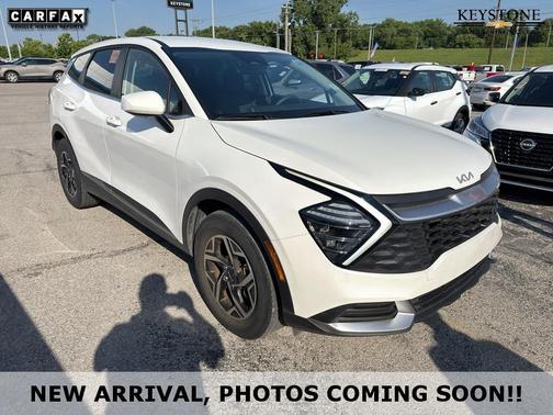 Snow White Pearl 2024 Kia Sportage LX