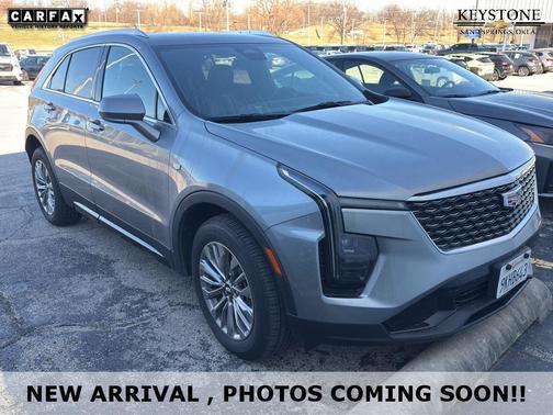 Argent Silver Metallic 2024 Cadillac XT4 Premium Luxury