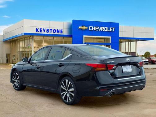 Super Black 2020 Nissan Altima SR FWD