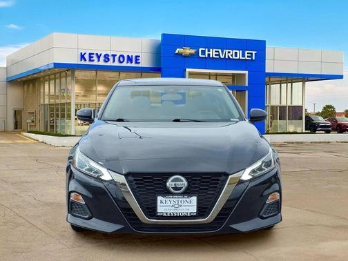 Super Black 2020 Nissan Altima SR FWD