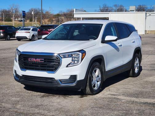 Summit White 2024 GMC Terrain SLE
