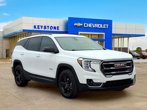 Summit White 2024 GMC Terrain AWD AT4