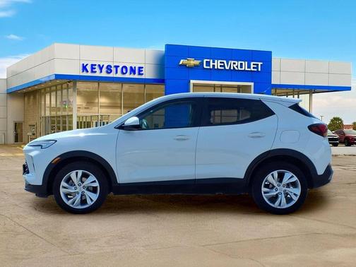 Summit White 2025 Buick Encore GX Preferred