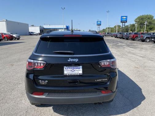 Diamond Black Crystal Pearlcoat 2019 Jeep Compass Limited