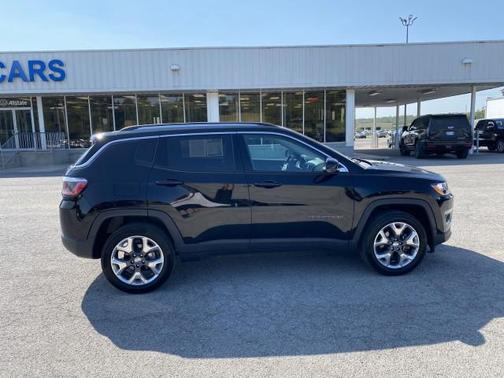 Diamond Black Crystal Pearlcoat 2019 Jeep Compass Limited