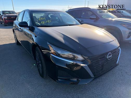 2025 Nissan Altima SV FWD