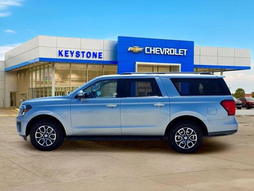 Iconic Silver Metallic 2024 Ford Expedition Max XLT