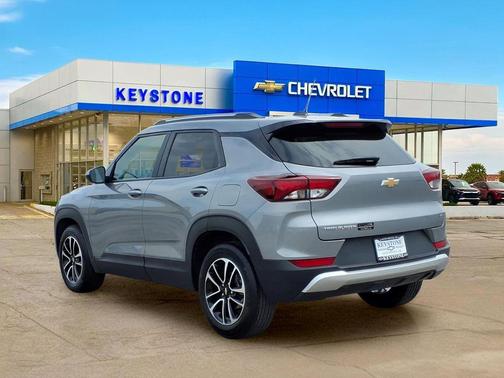 Sterling Gray Metallic 2025 Chevrolet Trailblazer LT