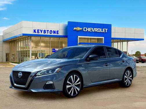 Gun Metallic 2019 Nissan Altima 2.5 SR