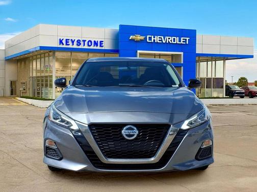 Gun Metallic 2019 Nissan Altima 2.5 SR