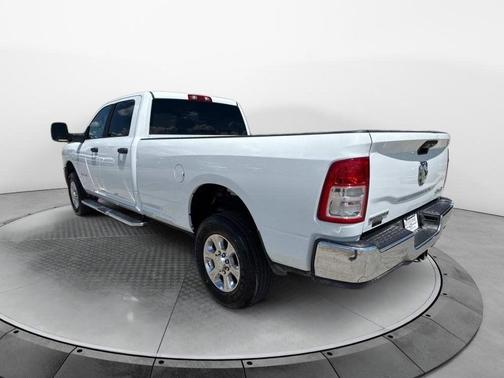 Bright White Clearcoat 2024 RAM 2500 Big Horn Crew Cab 4x4 8' Box