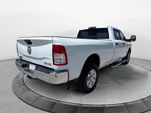 Bright White Clearcoat 2024 RAM 2500 Big Horn Crew Cab 4x4 8' Box