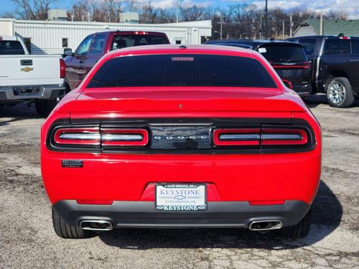 2022 Dodge Challenger SXT