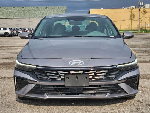 2025 Hyundai ELANTRA SEL