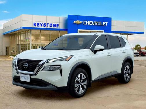 Pearl White Tricoat 2023 Nissan Rogue SV