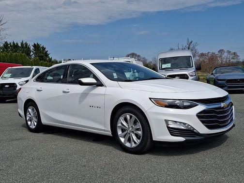 Summit White 2019 Chevrolet Malibu LT