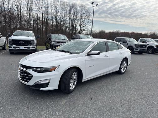 Summit White 2019 Chevrolet Malibu LT