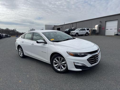 Summit White 2019 Chevrolet Malibu LT