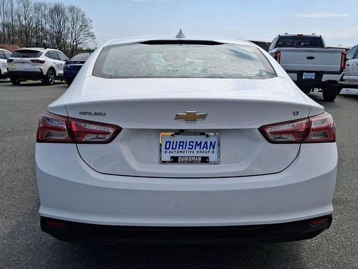 Summit White 2019 Chevrolet Malibu LT