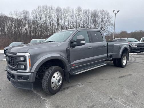 2023 Ford F-450 Lariat