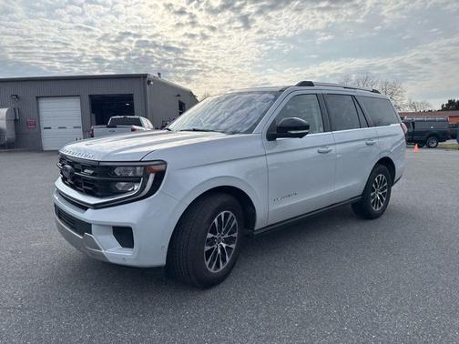 Space Silver Metallic 2025 Ford Expedition Platinum
