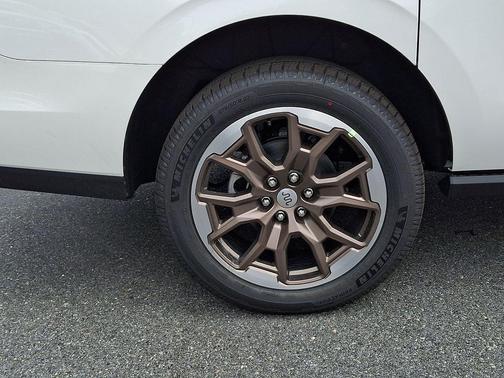 Star White Metallic Tri-Coat 2026 Ford Expedition Max King Ranch