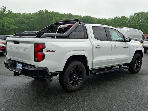 Summit White 2025 Chevrolet Colorado Z71