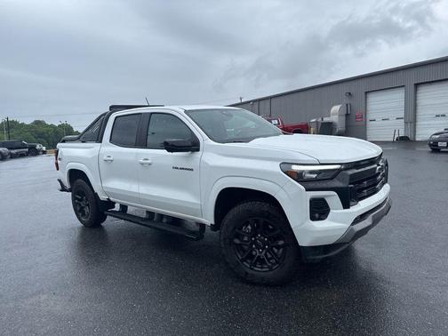 Summit White 2025 Chevrolet Colorado Z71